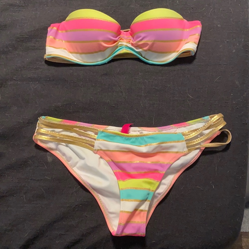 VS bikini